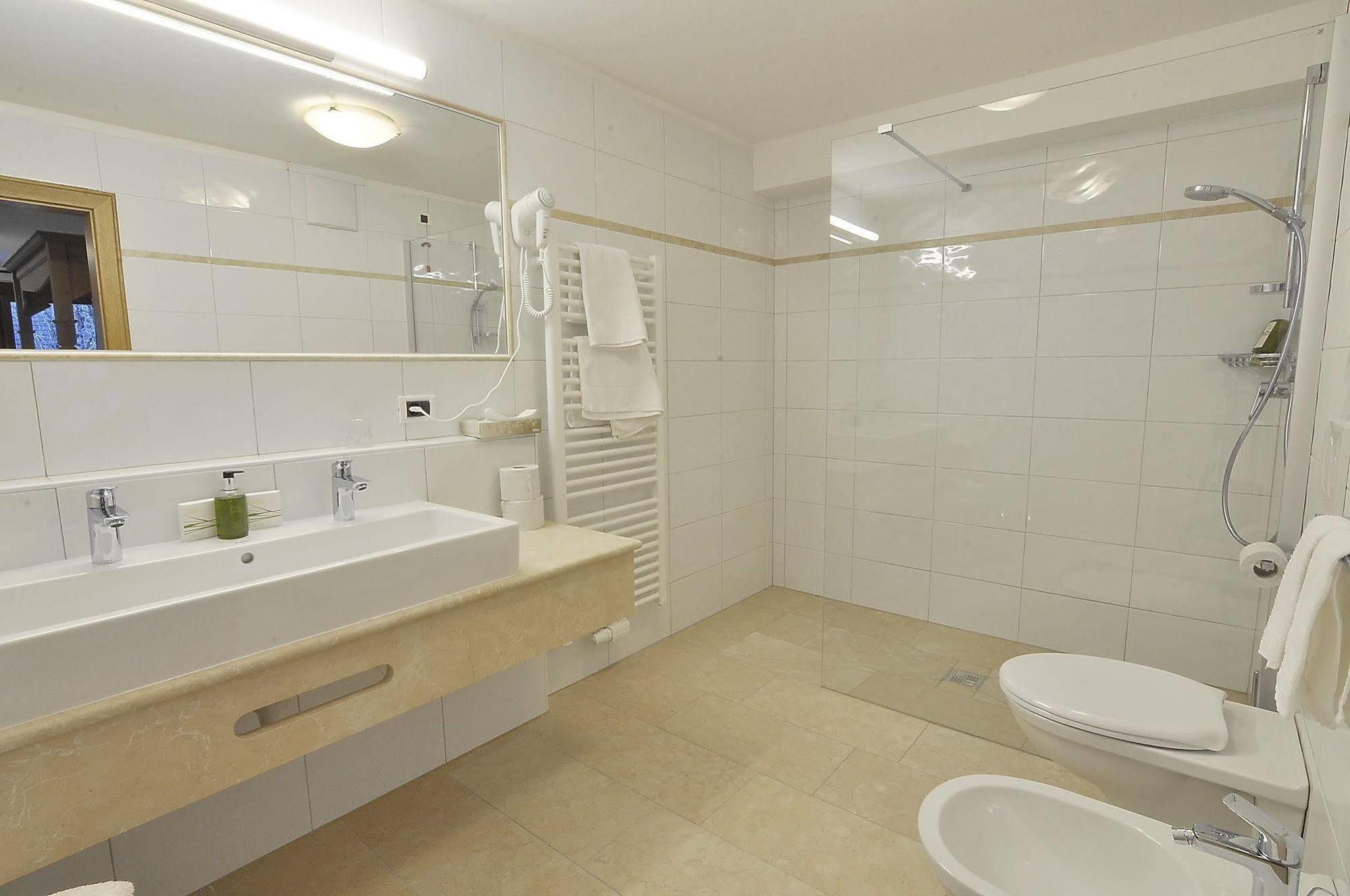 Hotel Monte Paraccia San Vigilio Di Marebbe Dış mekan fotoğraf
