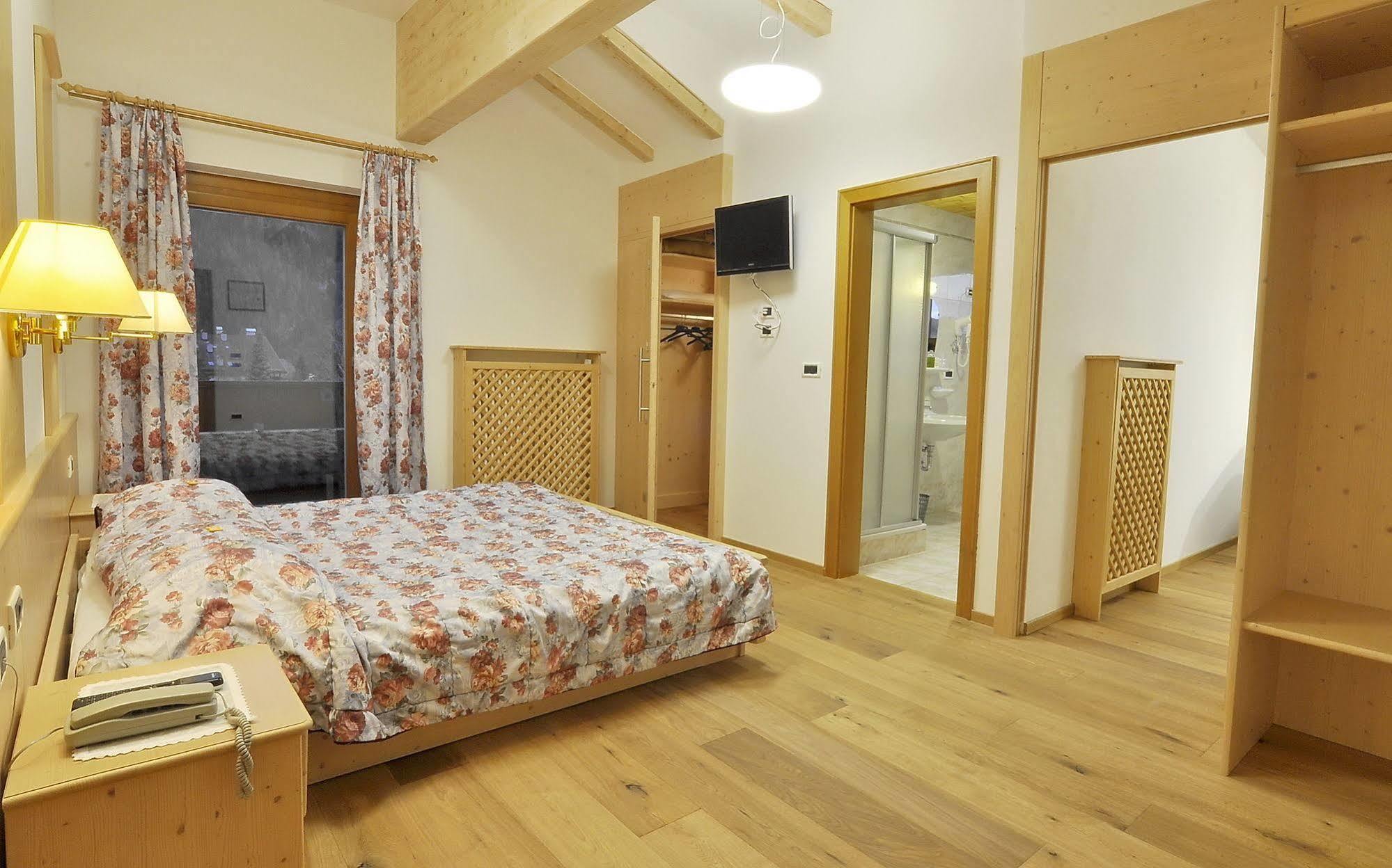 Hotel Monte Paraccia San Vigilio Di Marebbe Dış mekan fotoğraf