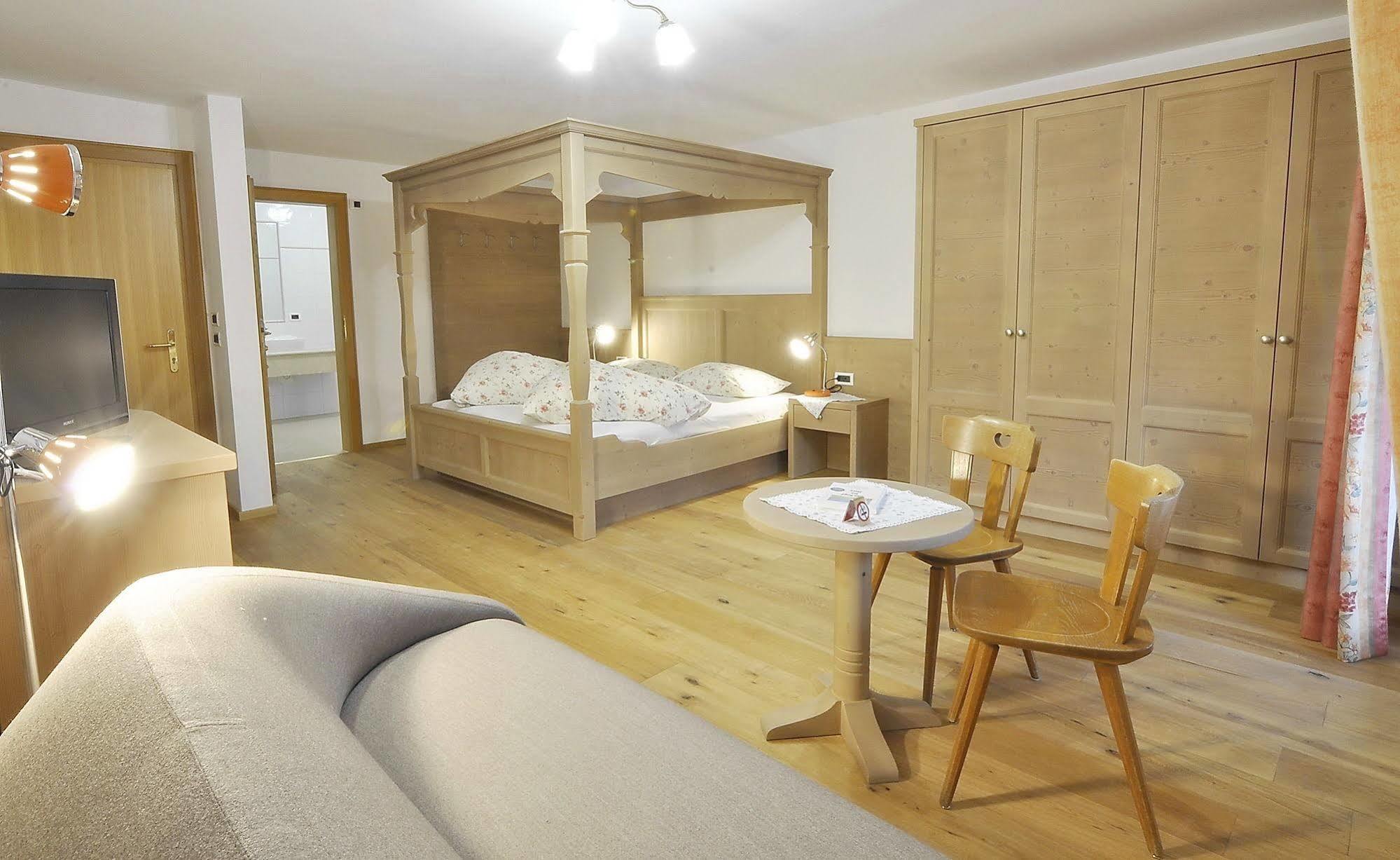 Hotel Monte Paraccia San Vigilio Di Marebbe Dış mekan fotoğraf